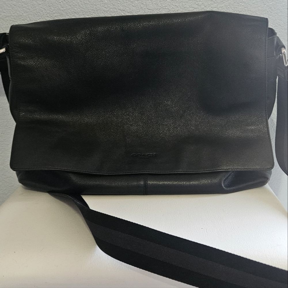 Coach Black Leather Men's Messenger Bag